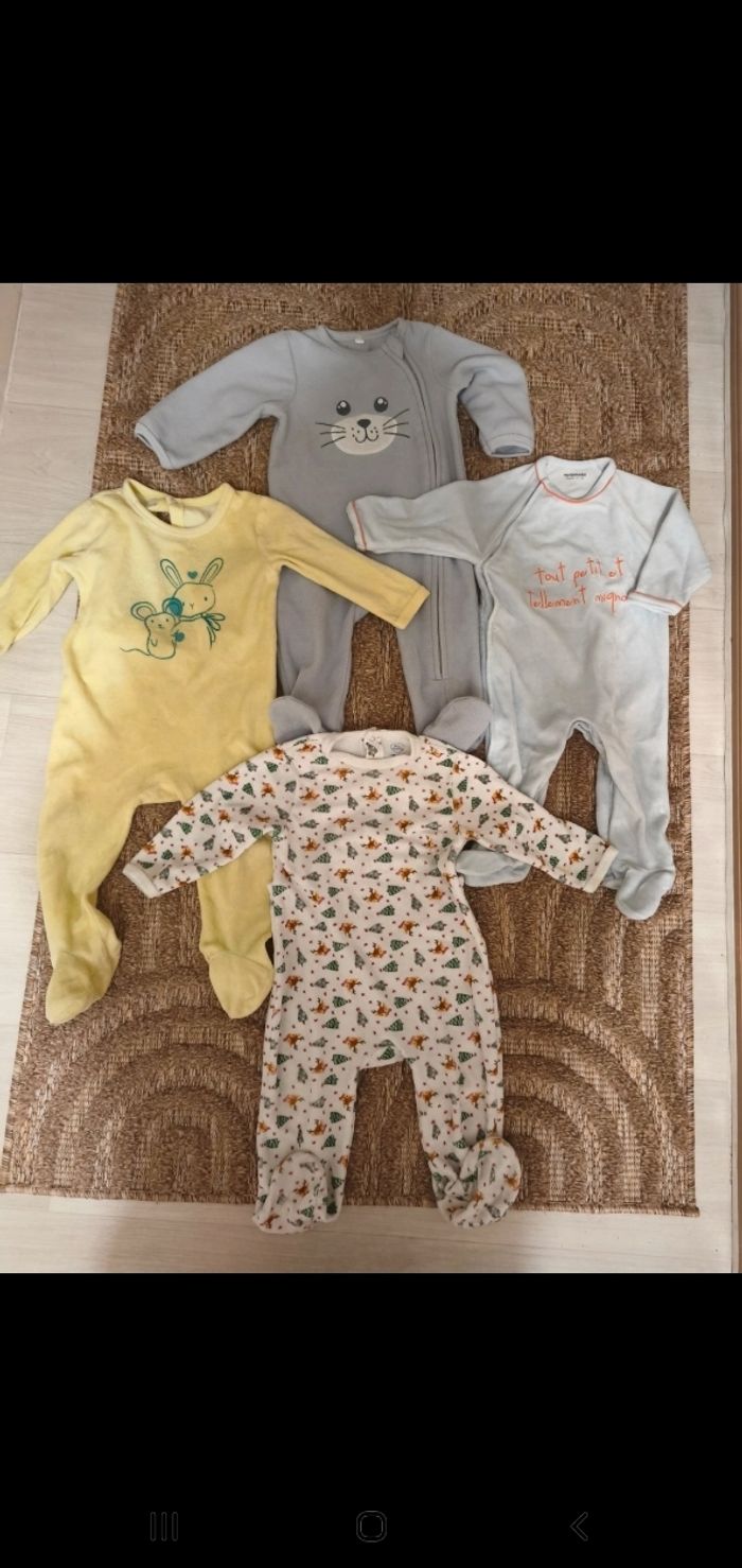 Lot 4 pyjamas 12 mois