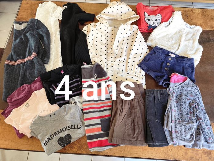 Lot vêtements fille 4 ans hiver manteau robes tee shirts