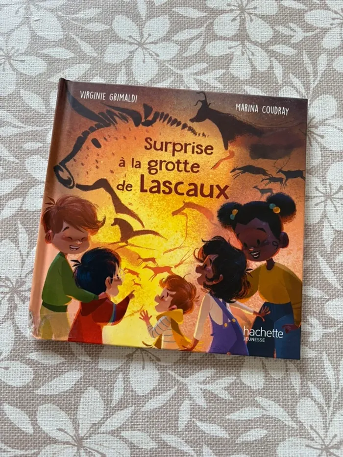 Surprise à la grotte de lascaux 📚