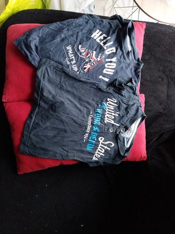 Lot 2 tee shirts  3 ans