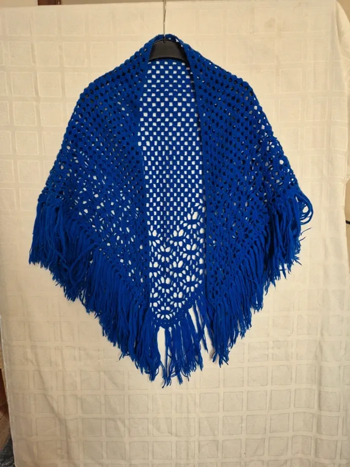 châle ou poncho ou cape en laine - photo numéro 5