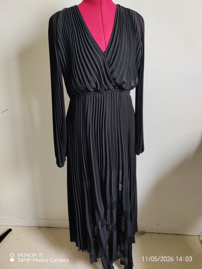 Robe lingue plissee avec dentelle - photo numéro 1