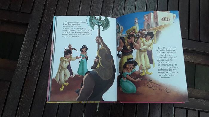 Livre Princesses Bijoux Disney - photo numéro 3