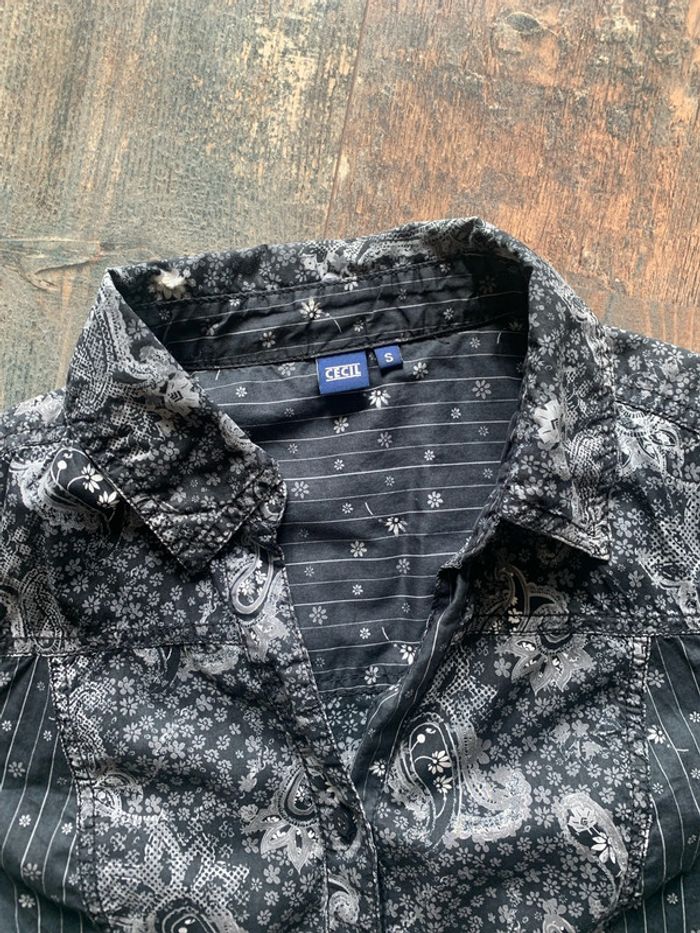 Chemise manches courtes fleuries - photo numéro 2