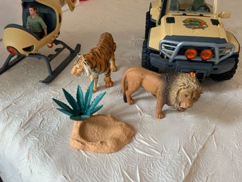 Schleich hélicoptère et Jeep