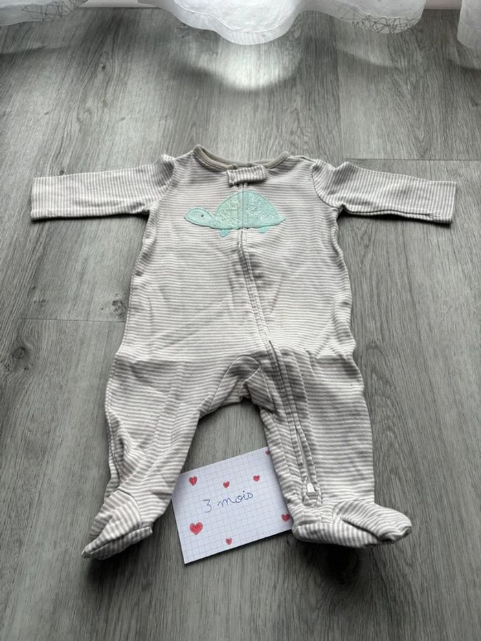 Lot pyjama taille 3 mois. - photo numéro 3