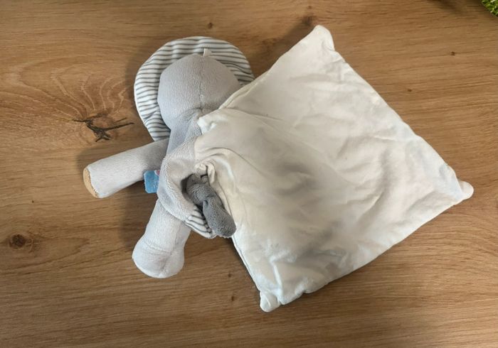 Doudou plat lion gris rayé blanc mouchoir sucre d orge - photo numéro 2