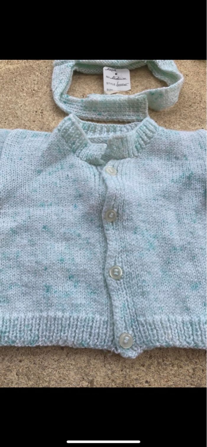 Ensemble gilet et bonnet vert et blanc - photo numéro 3