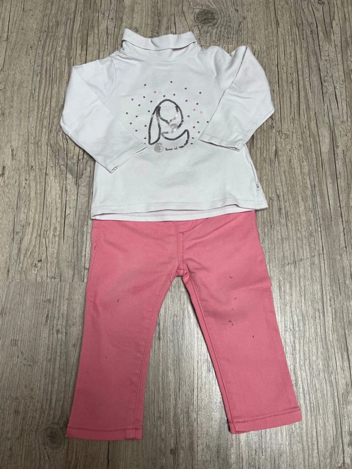 Ensemble pantalon + teeshirt manches longues taille 9 mois
