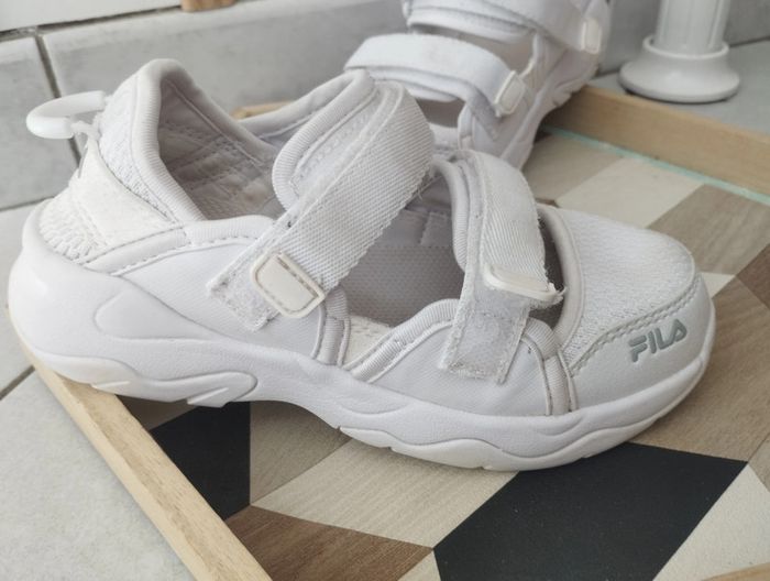 Baskets fila été blanches 30/31 - photo numéro 9