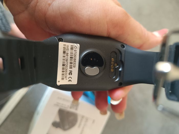 Montre connectée SOS - photo numéro 3