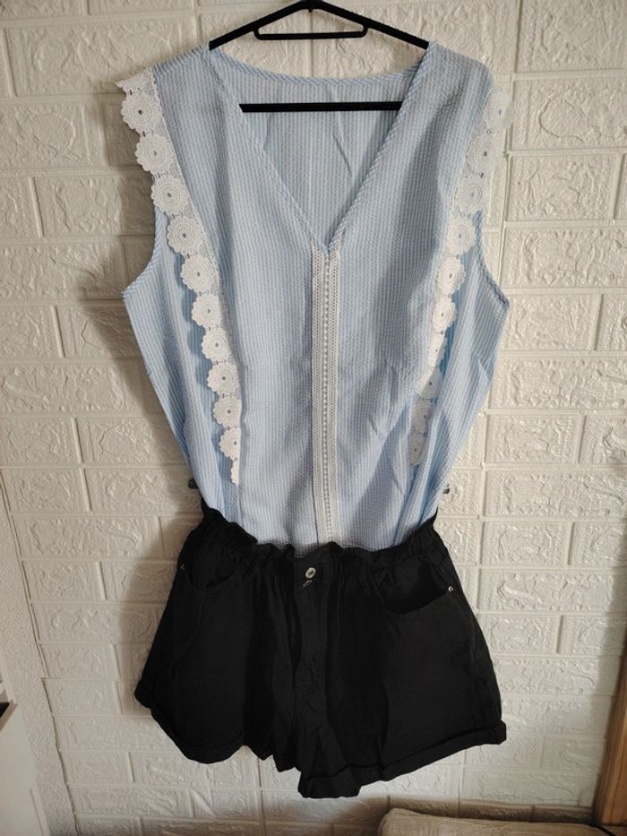 Ensemble short noir et top bleu et blanc - photo numéro 2