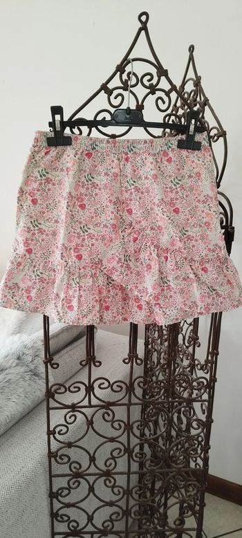 Jupe fleurie avec doublure 13-14 ans neuve