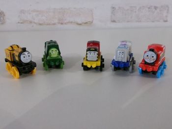 Lot de mini Locomotives Thomas et ses amis (17)