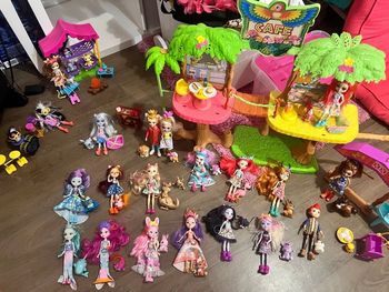 Grand lot Enchantimals 20 poupées/25 animaux + accessoires + maison Café Tropical