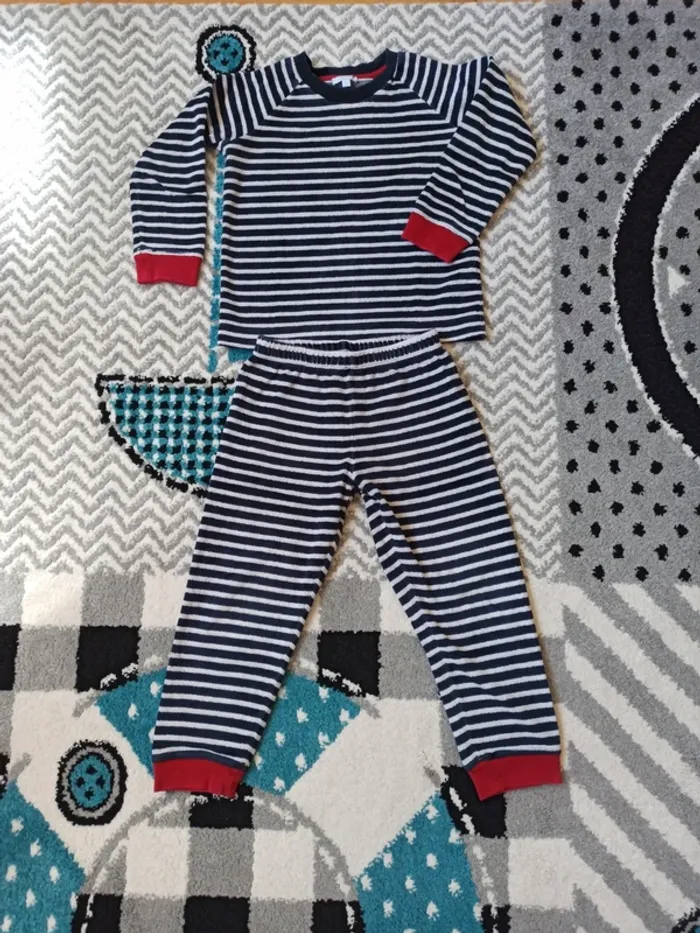 Pyjama 2 pièces épais - Taille 4 ans