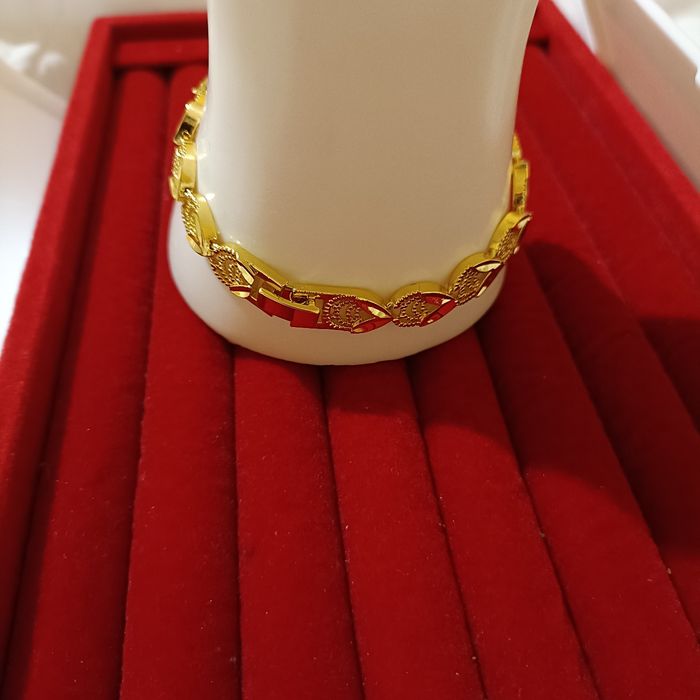 Joli  Bracelet en cuir plaqué or - photo numéro 2