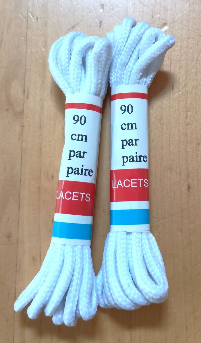 Lacets blancs - photo numéro 2