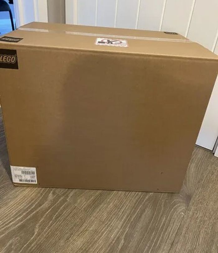 Lego Tour Eiffel (10307). Tout neuf. Scellé