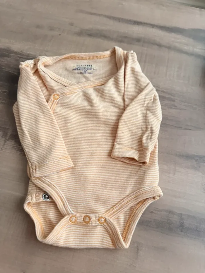 Bodie 1 mois Kiabi longue manche - photo numéro 2