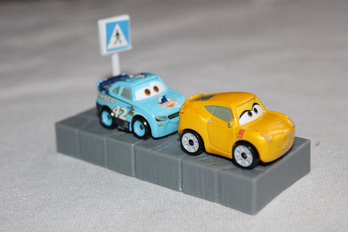 Disney Pixar lot voiture minature film "cars" - photo numéro 4
