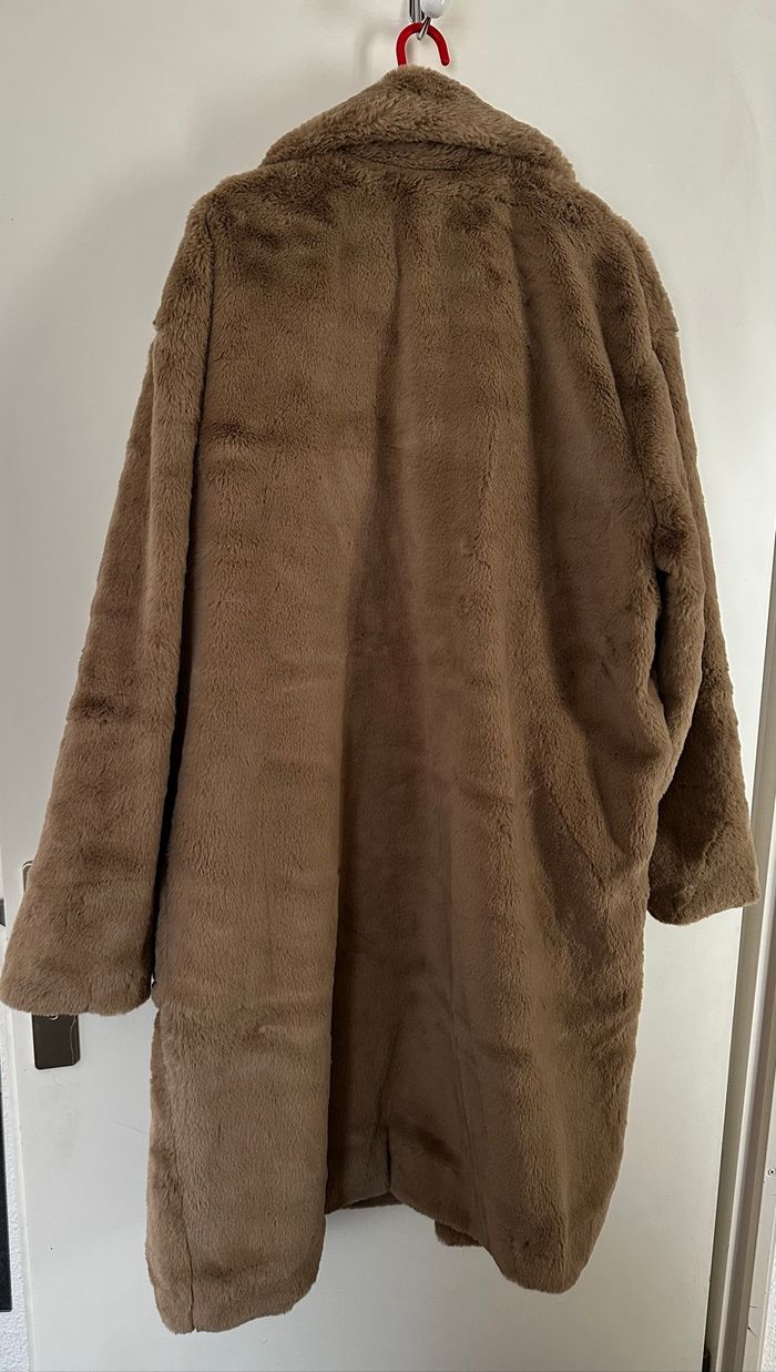 Manteau en fausse fourrure beige - Pull&Bear - photo numéro 2