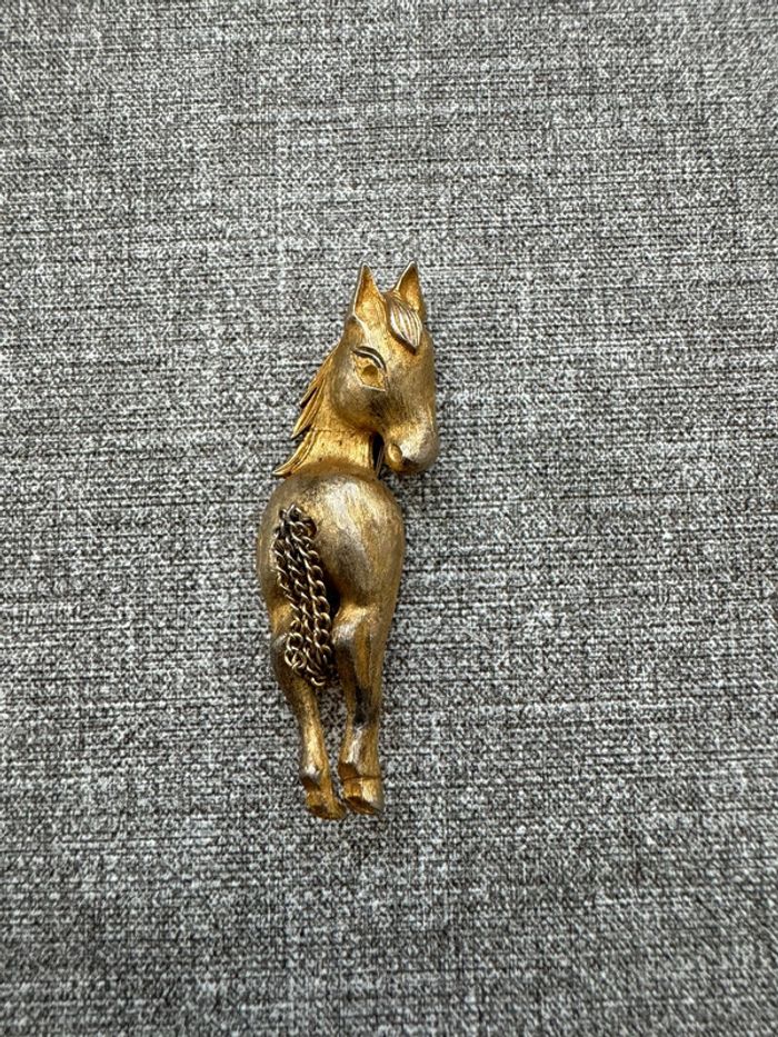 Broche