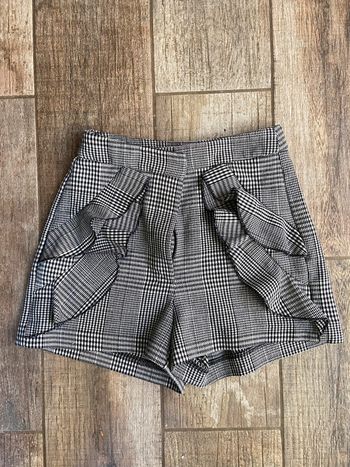 Short à carreaux à volants Zara