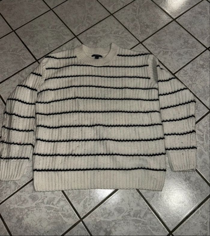 Pull en laine blanc à lignes noires – Kiabi – Taille S - Bon état