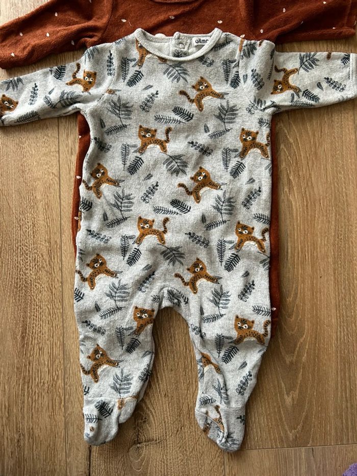 Lot 3 pyjamas velour 3 mois - photo numéro 4
