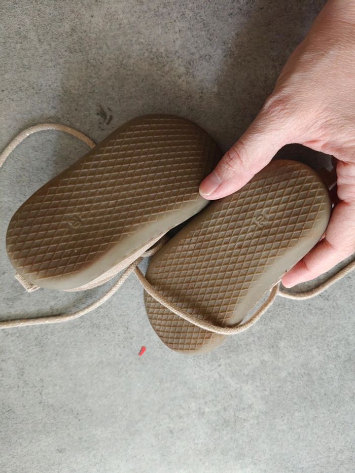 Bottines basses en cuir dorées vertbaudet taille 20 - photo numéro 2