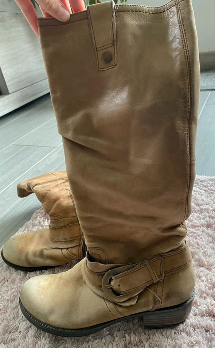 Bottes en cuire taille 37 - photo numéro 2