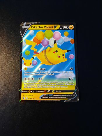 Carte Pokémon Pikachu Volant V 006/025 EB7.5 Célébrations 25 ans, épée et bouclier fr