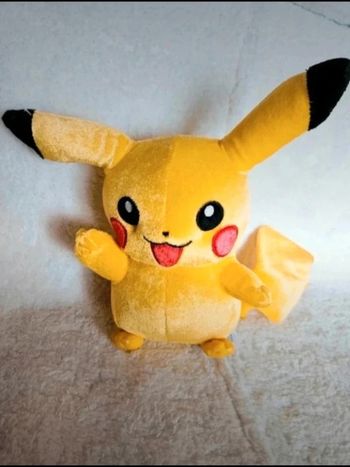 Peluche Pikachu - Pokémon