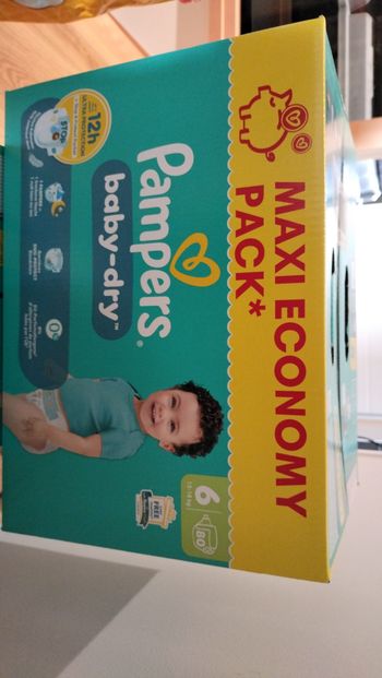 Carton de couches Pampers taille 6