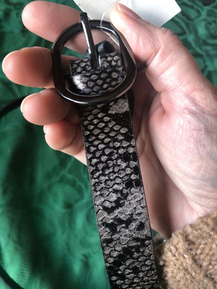 Ceinture grise /noire 105 neuve avec étiquette - photo numéro 3
