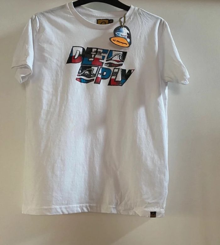 TEE shirt Deeply 13 14 ans Neuf mais une tache
