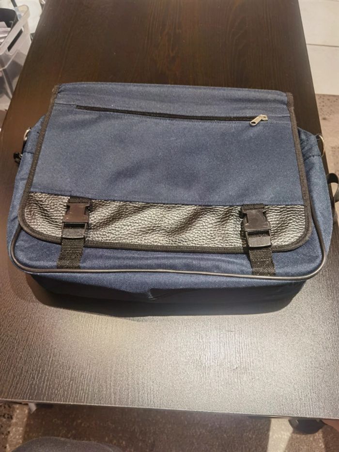 Sac pour pc portable avec lanière