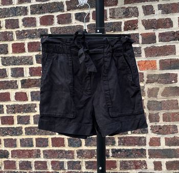 🖤 Short noir en Lyocell – Taille 34 (H&M)
