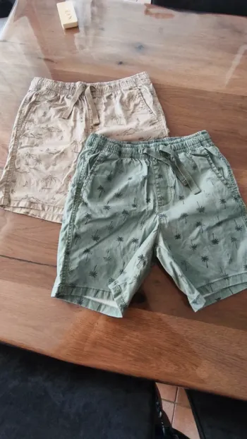 Lot 2 shorts 10ans