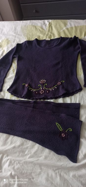 Pull violet et écharpe t. 38