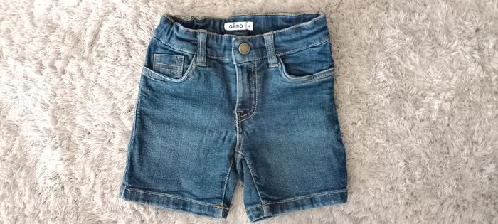 Bermuda taille 4 ans