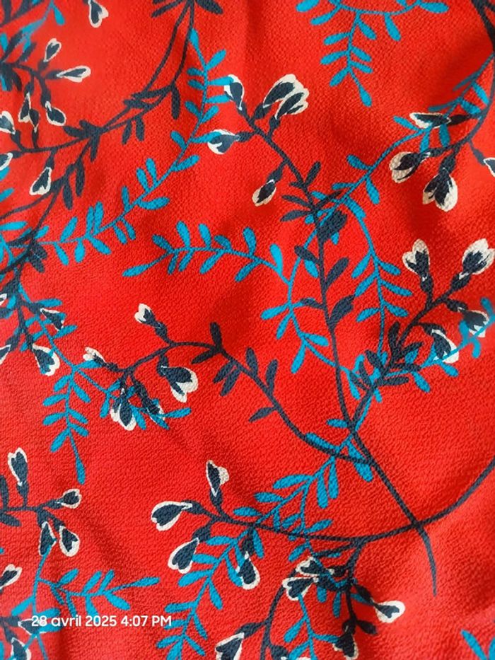 Coupon de 300 x 150 cm – Tissu Crêpe Georgette Rameaux – rouge – Tissu net - photo numéro 6