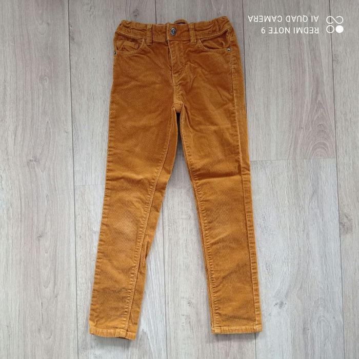 Pantalon velours ocre 7ans