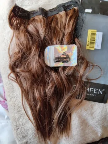 Extension cheveux. feshfen