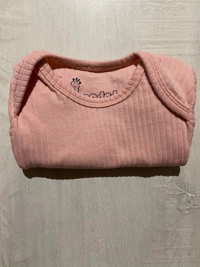 Lot de body Bebe manches courte taille 1 mois 50/56 - photo numéro 2