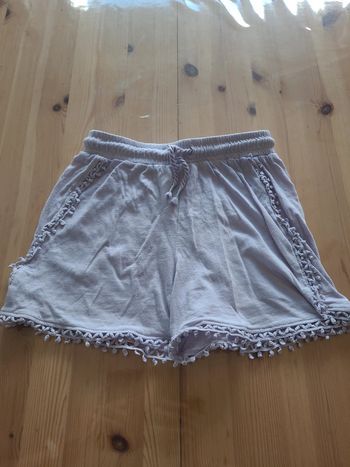 Short fille