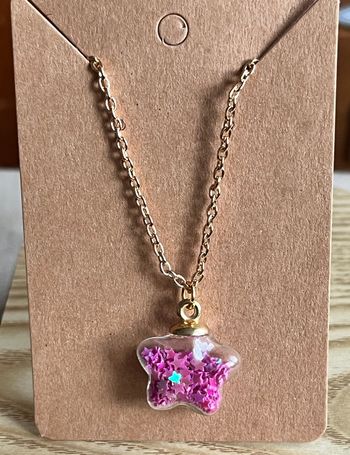 Collier étoile fuschia