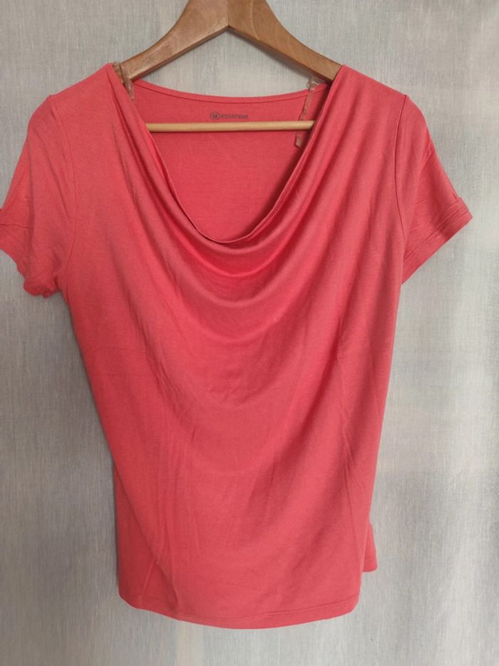 T-shirt beau décolleté