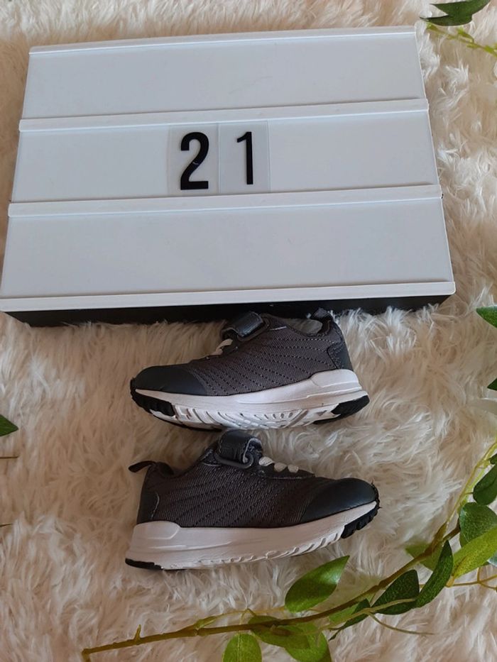 Baskets grises - photo numéro 4